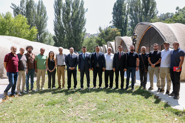 Tunceli Valisi Aygöl, basın mensuplarıyla bir araya geldi<
