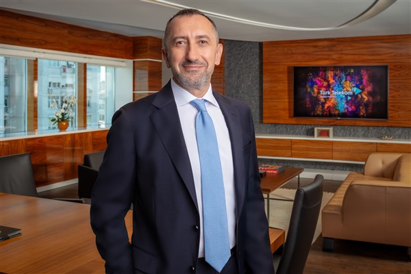 Türk Telekom sınırları aşıyor: Uluslararası stratejik dijital köprü kuruyor<