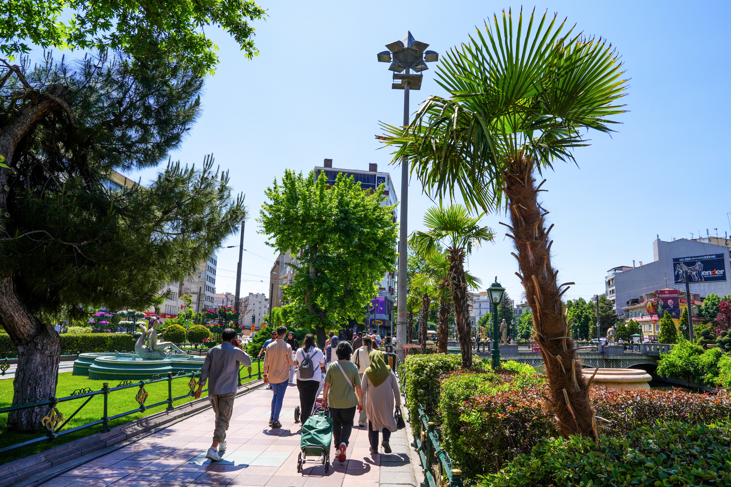 Eskişehir Büyükşehir Belediyesi'nden peyzaj çalışmaları<