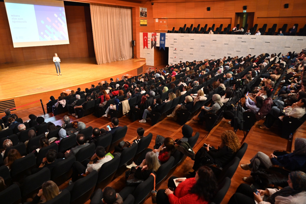 Bursa'da Eğitimde Yeni Yaklaşımlar Konferansı yapıldı<