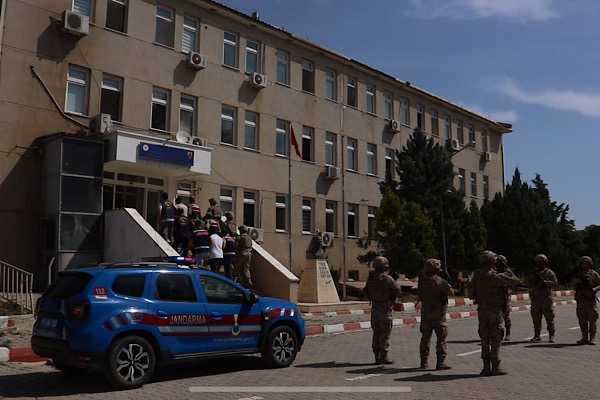 Şanlıurfa’da göçmen kaçakçılığı operasyonu