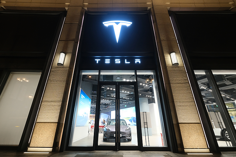 Tesla Çin’de satış rekoru kırmaya devam ediyor  <