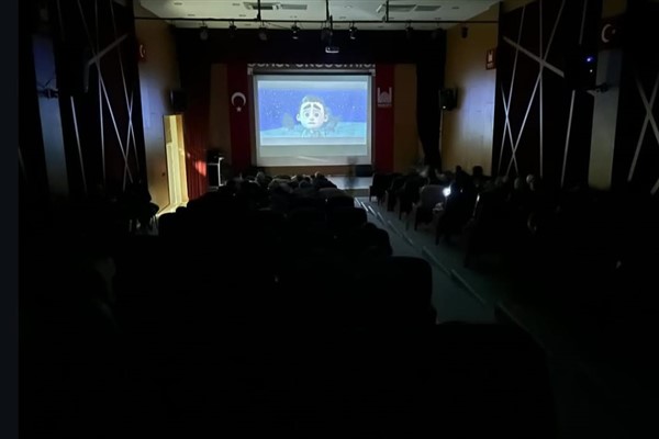 Mardin'de çocuklar için film etkinliği düzenlendi<