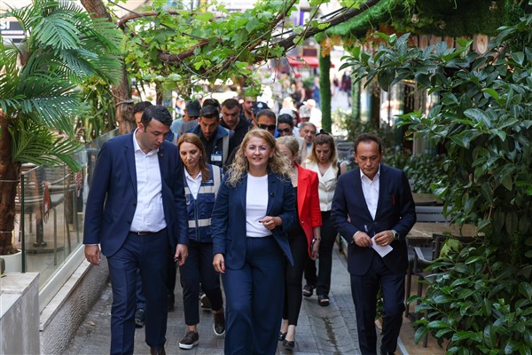Bakırköy'de yol sorunları çözülüyor<