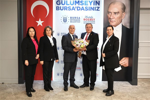 Başkan Bozbey’den emeklilere destek<