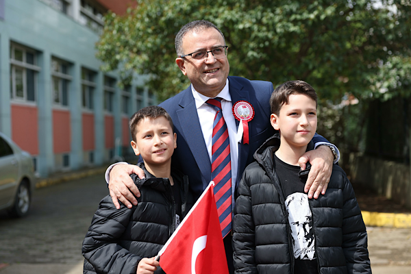 Derince’de 23 Nisan kutlama programı yoğun katılımla gerçekleşti<