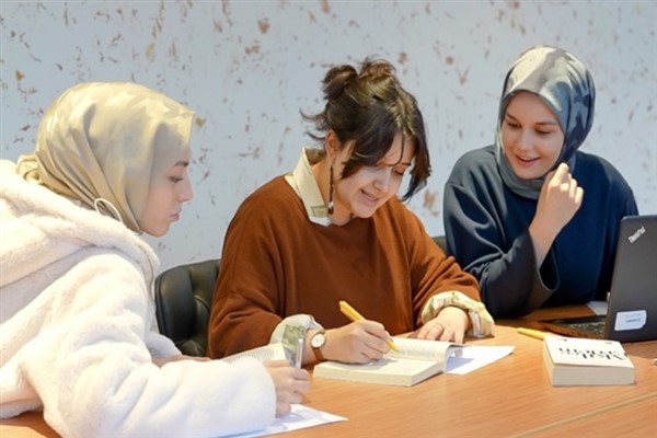 TURKEN fördert Bildung und Kultur für junge Menschen aus Europa in New York<