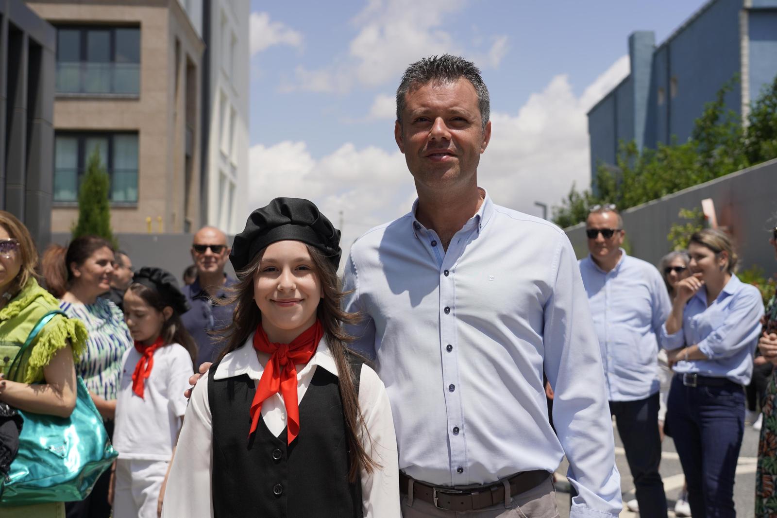 Başkan Sarıkurt, Nira Sanat Akademisi sergisinin açılış törenine katıldı<