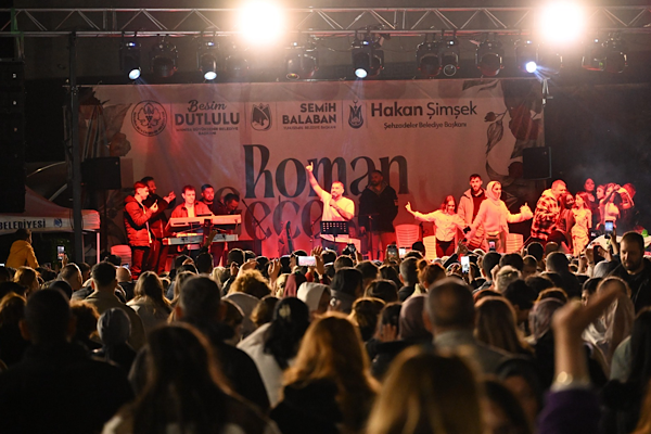 Manisa’da Romanlar Gecesi düzenlendi