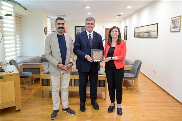 DBB Eş Başkanlarından İzmir Büyükşehir Belediyesi'ne ziyaret<