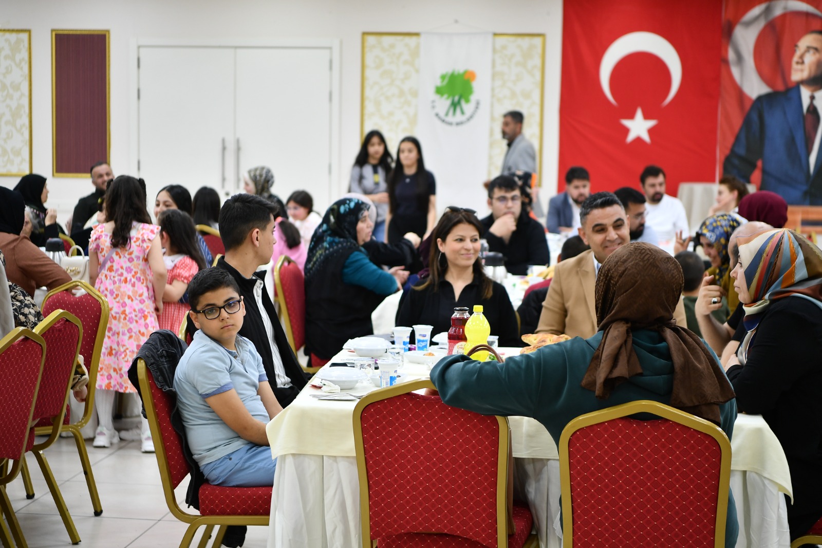 Mamak’ta, Yozgat Küçükçalağıl Köy Derneği üyeleri iftar yemeğinde buluştu