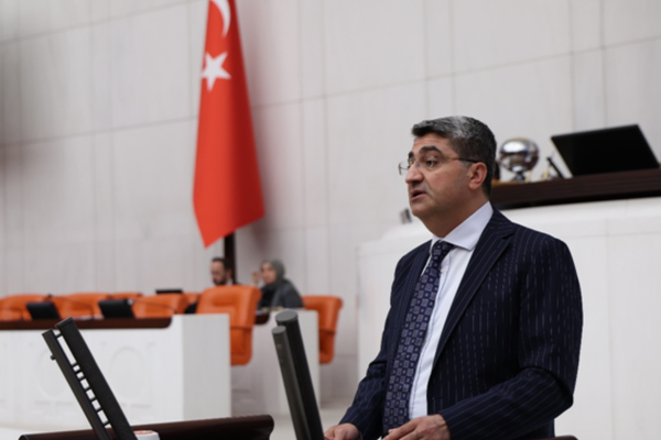 Ekmen: OVP'de enflasyon hedefi yüzde 28,4'e yükseltildi