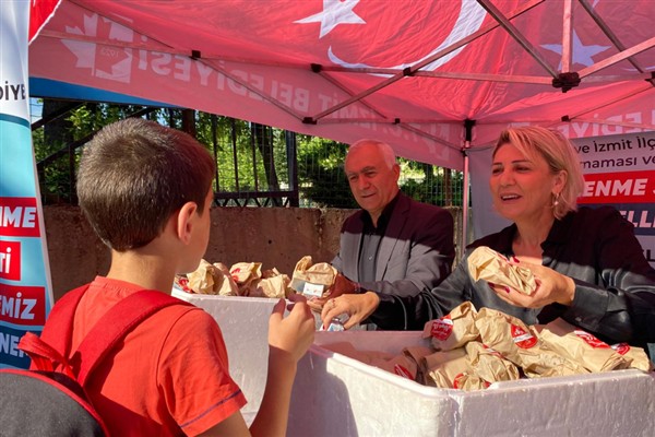 İzmit’te “Beslenme Saati Projesi” devam ediyor <