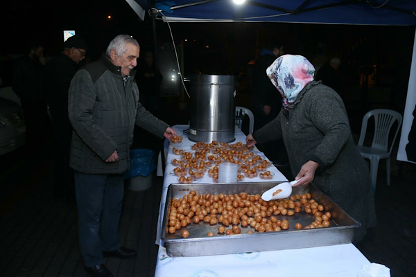Pamukkale'de  Berat Kandili ikramı yapıldı<
