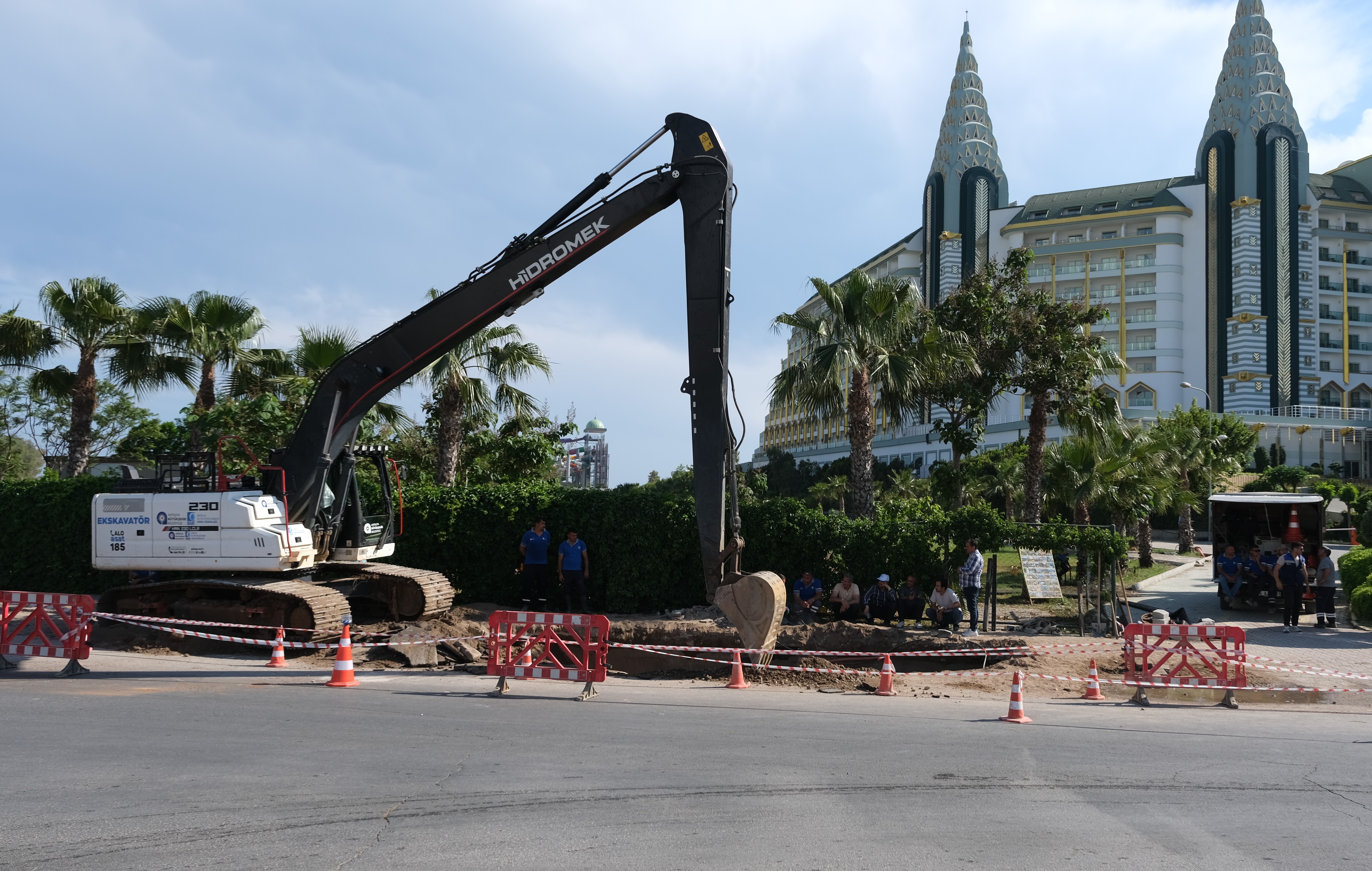 Antalya'da zarar gören kollektör hattı onarıldı