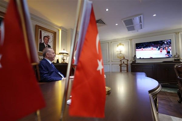 Cumhurbaşkanı Erdoğan, A Milli Erkek Basketbol Takımı'nın maçını izledi