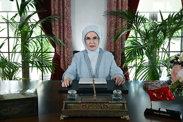 Emine Erdoğan: Çocuk refahını çağın ihtiyaçlarına göre yeniden ele almalıyız