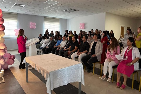 Defne Devlet Hastanesi’nde Ebeler Günü kutlandı<