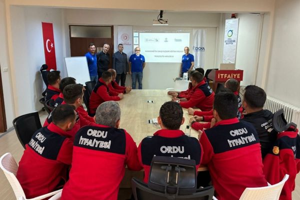 Ordu İtfaiyesi su altında güç kazandı<