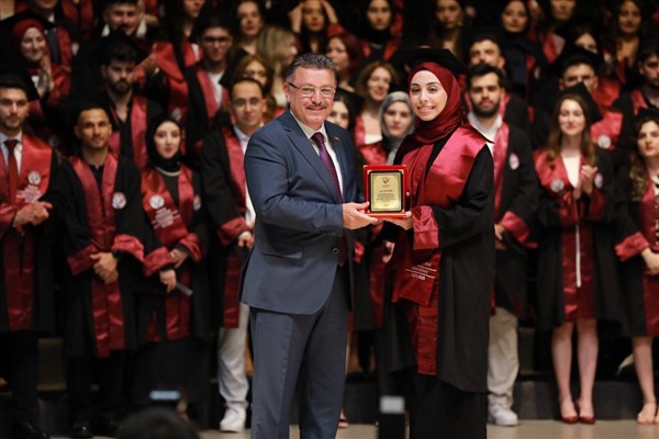 Başkan Genç'ten, Hukuk Fakültesi mezunlarına tavsiyeler<
