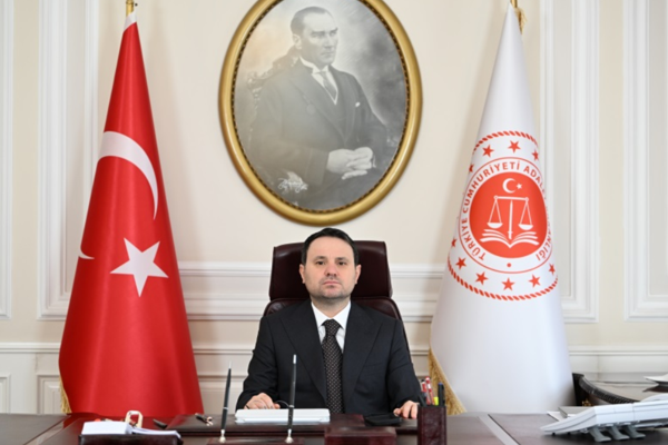 Bakan Gürlek: Vize randevularında “Bot” operasyonunda 6 ilde 63 adrese baskın