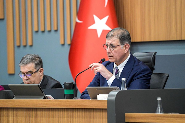 Tugay: İzmir de, Türkiye de dezenformasyon baskısı altındadır<