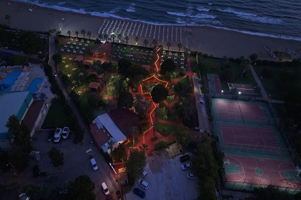 Sunal Tülbentçi Parkı yeni yüzüyle hizmete açıldı<