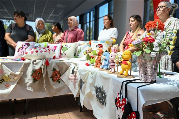 Karacabey'de el emeği ürünler sergilendi