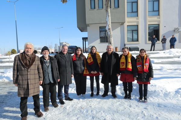 Başkan Büyükkılıç, Hacılar’da vatandaşlarla buluştu 