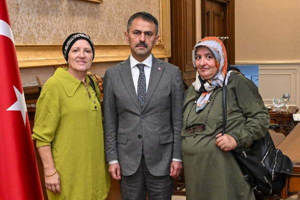 Kocaeli Valisi Aktaş’a engelli derneklerinden ziyaret