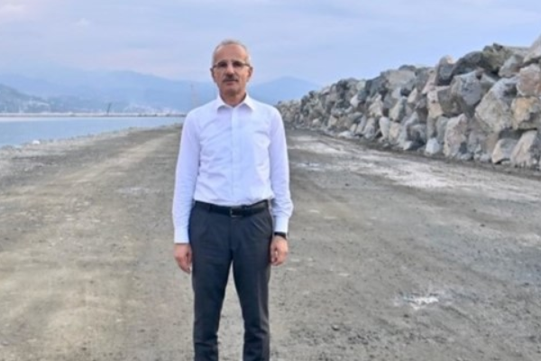 Uraloğlu: Hızlı demiryolu projesi lojistik entegrasyonu güçlendirecek<