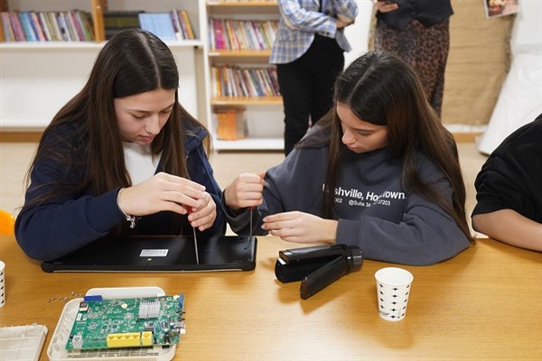 Beylikdüzü’nde öğrencilere elektronik atık eğitimi düzenlendi<
