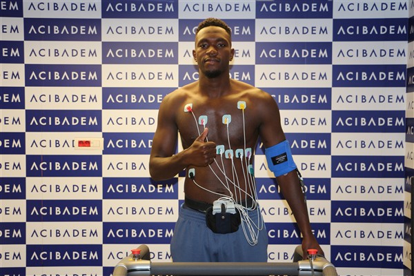 Yahia Fofana, sağlık kontrollerinden geçti<