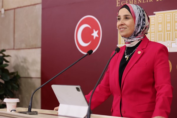 Esen: Gencecik öğretmenlerin sönen ışığından sorumlusun Yusuf Tekin