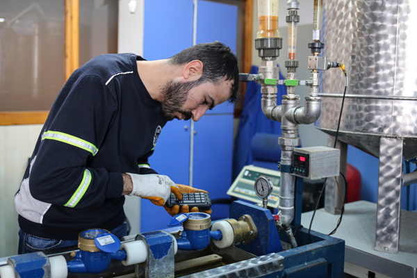 ASKİ, eski ve hurdaya ayrılan mekanik su sayaçlarını yeniliyor