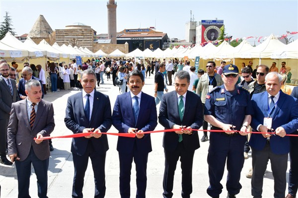 Kırşehir’de Cacabey Bilim Şenliği başladı  <