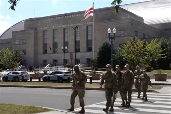 Ulusal Muhafızlar, Washington sokaklarında konuşlanmaya başladı<