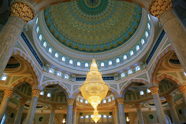 Bakan Uraloğlu, Astana Büyük Camisi'ni ziyaret etti<