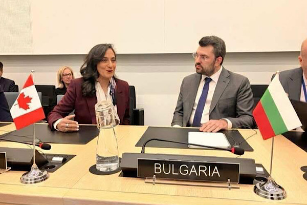Bulgaristan Dışişleri Bakanı Georgiev, Kanadalı mevkidaşı Anand ile görüştü<