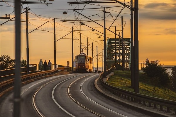 Bakan Uraloğlu: Tahran-Van tren seferleri yeniden başlıyor