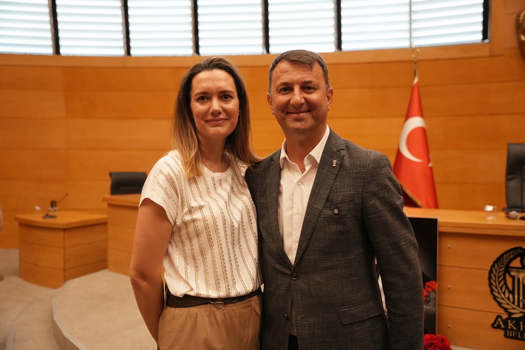 Akhisar'ın yeni belediye başkanı Ekrem Kayserili oldu