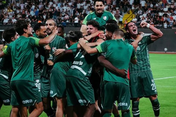 Bursaspor, Bandırmaspor karşısında liderlik koltuğunu korumak istiyor<
