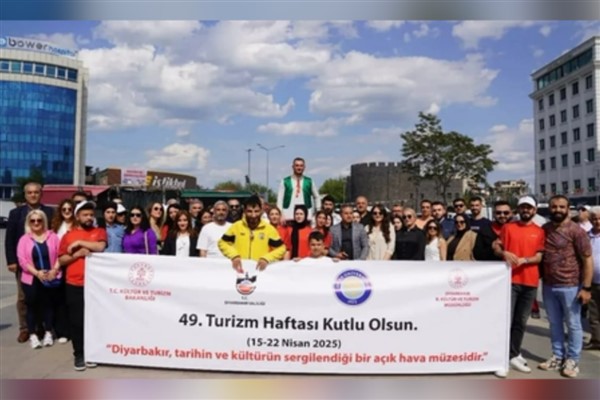 Diyarbakır'da Turizm Haftası kortejinde renkli görüntüler