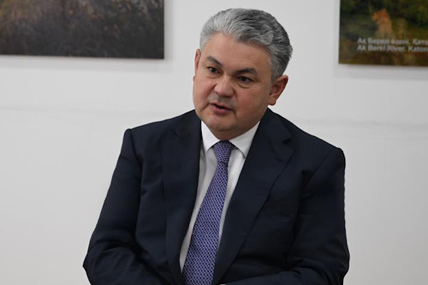 Kosherbayev, CICA Genel Sekreteri Sarybay’a Barys Nişanı takdim etti<