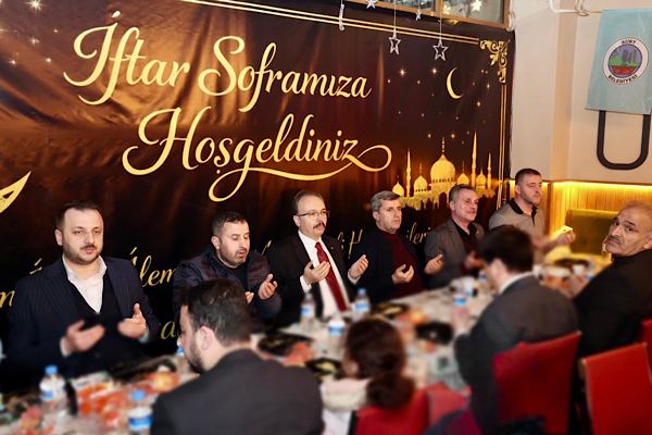 Siirt’te Millet Bahçesi’nde Ramazan iftarı<