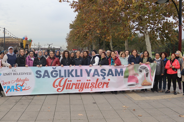 İzmit’te Sağlıklı Yaşam Yürüyüşleri'ne yoğun ilgi<