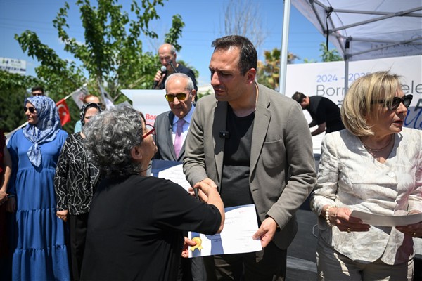 Sağlıklı Yaş Merkezi ilk mezunlarını verdi <