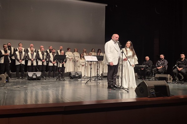 İstanbul'da Antakya Medeniyetler Korosu sahne aldı