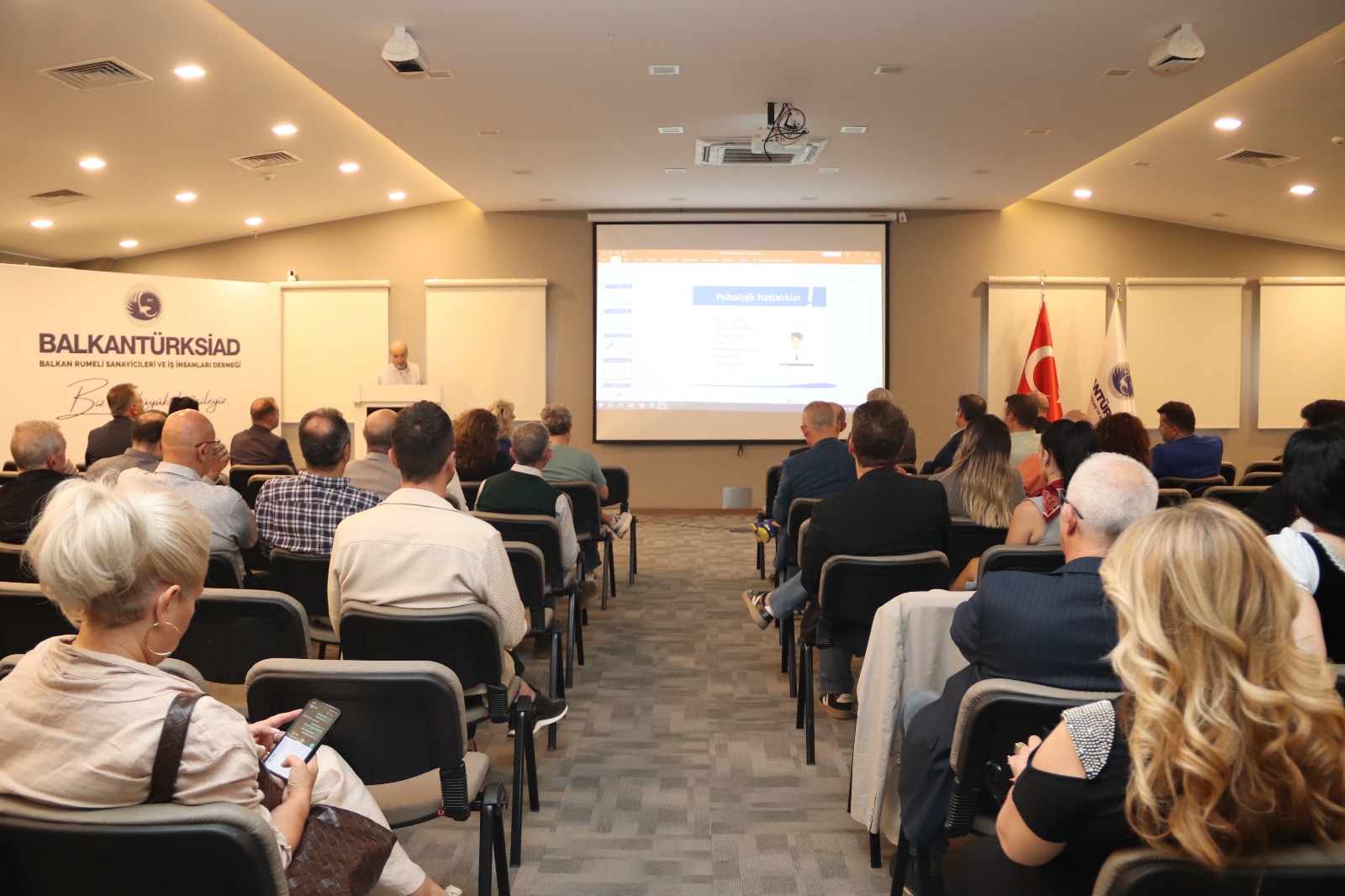 BALKANTÜRKSİAD tarafından “Stres Yönetimi” konulu söyleşi<