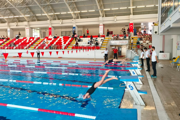 Batman'da Olimpik Yüzme Havuzu sağlık denetimlerini başarıyla geçti<